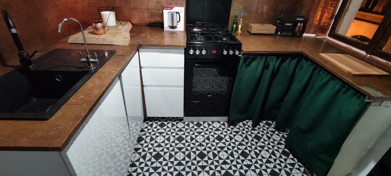 Private Apartament Wroniecka 6 - Parking Poznań Buitenkant foto